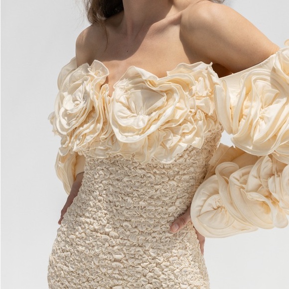 MARA HOFFMAN Luna Off-The-Shoulder Textured-Cotton Midi Dress $1,125 - Picture 5 of 13